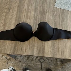 Victoria’s Secret strapless bra size 38C